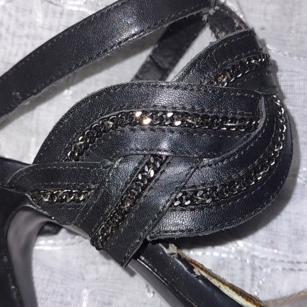 High Heels - Picture 7 of 9